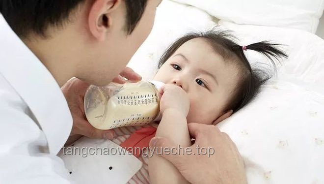 奶爸表演热：揭秘奶爸们为家庭活动的卖力投入